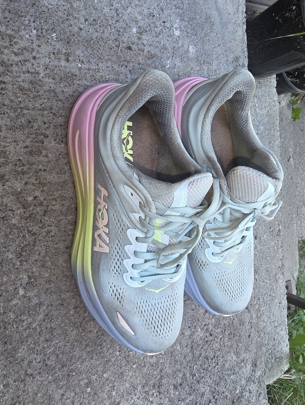 HOKA Bondi 9 women's road running shoes in the Glimmering Blue/Overcast Size 9